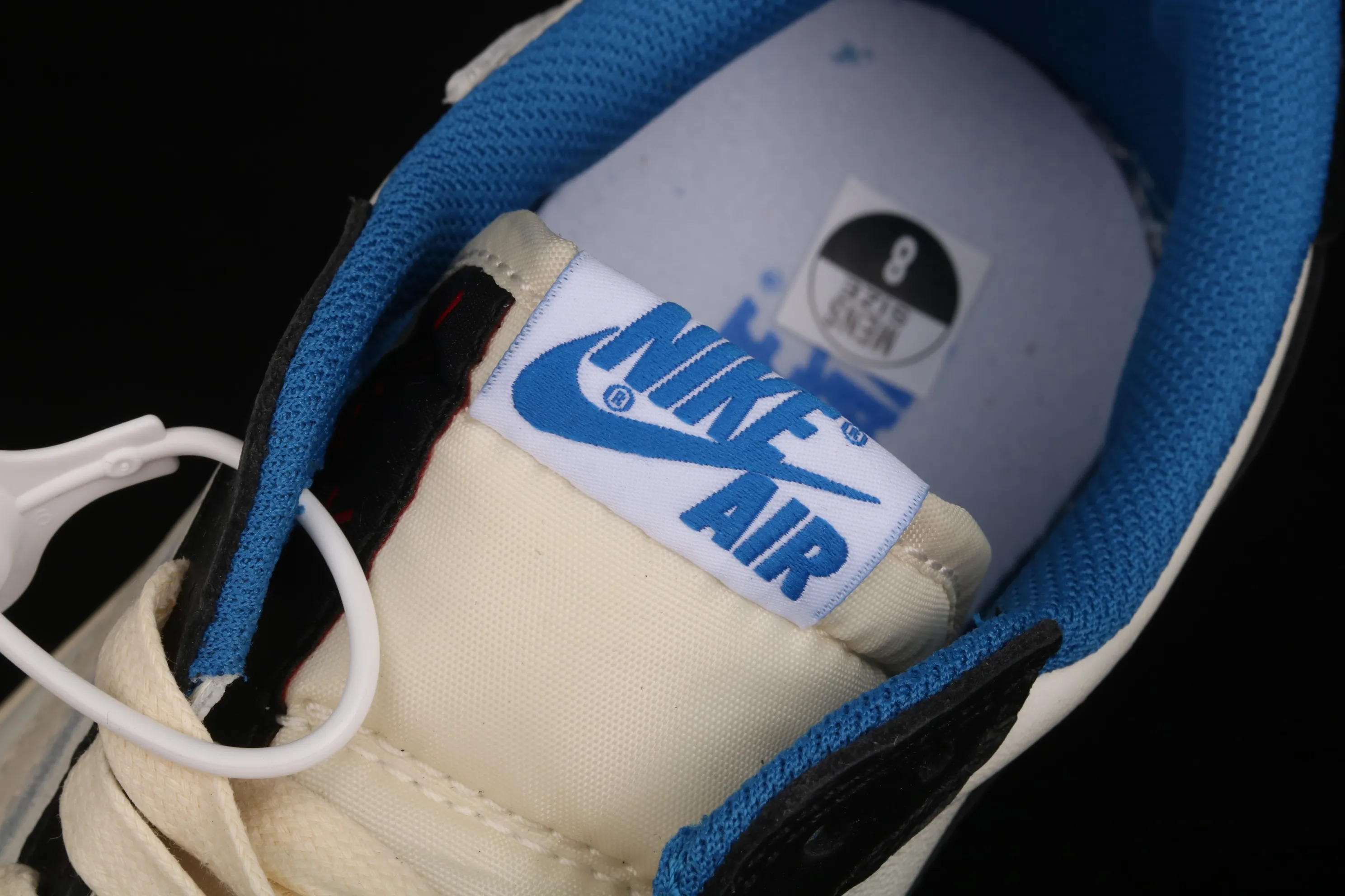 All Categories Air Jordan Jordan Series Basketball Shoes Air Jordan 1 Low L Version Travis Scott x Air Jordan 1 High OG AJ1 Lightning Undercut Low DM7866-140